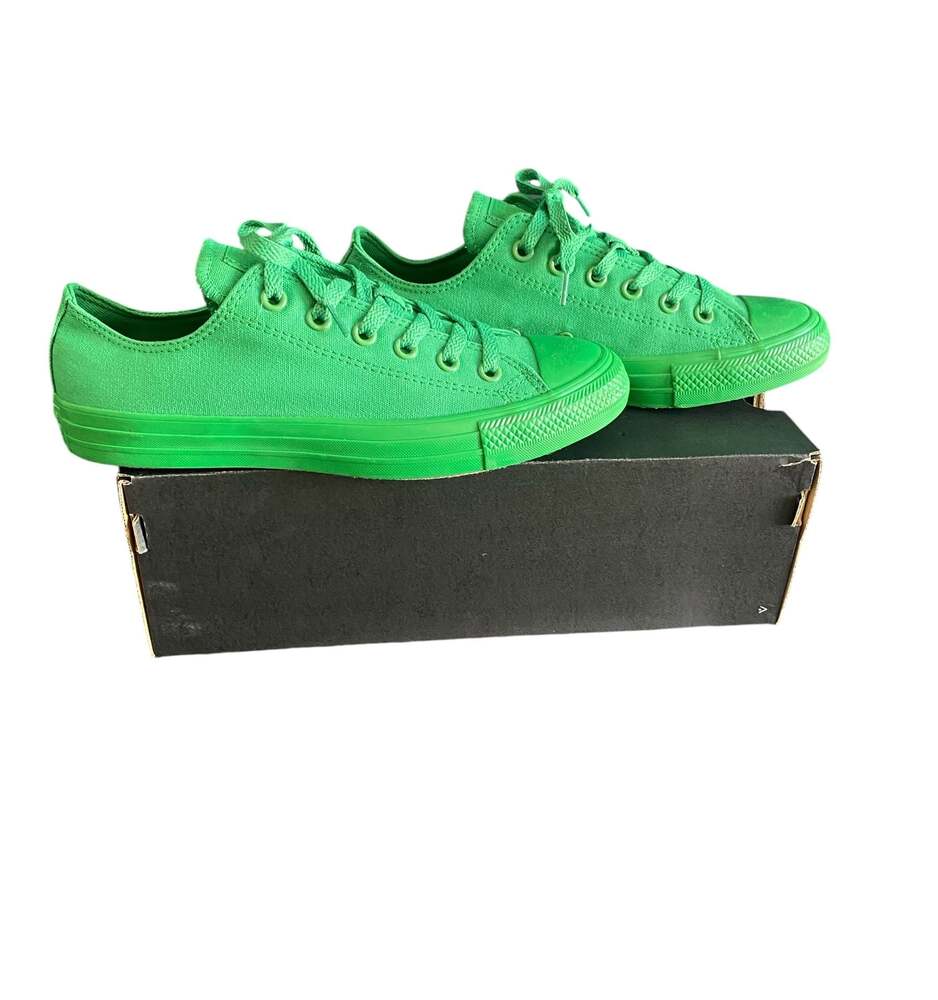 Size 9 women 7 men- Converse Chuck Taylor All Star Hi Jamaican Flag